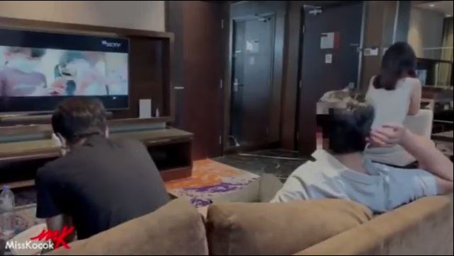ABG Korea Viral Gituan Di Ruang Tamu Saat Ayah Pergi Kewarung Top Trending